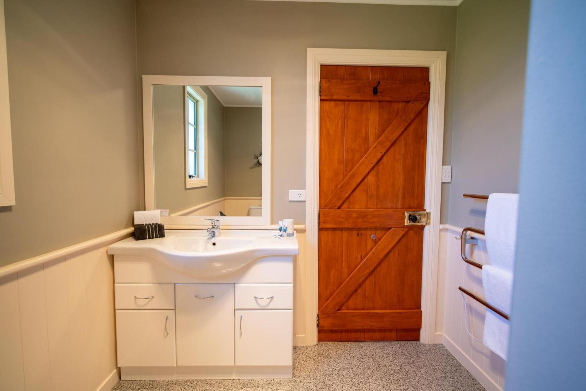 Blue Thistle Cottages Te Anau Δωμάτιο φωτογραφία